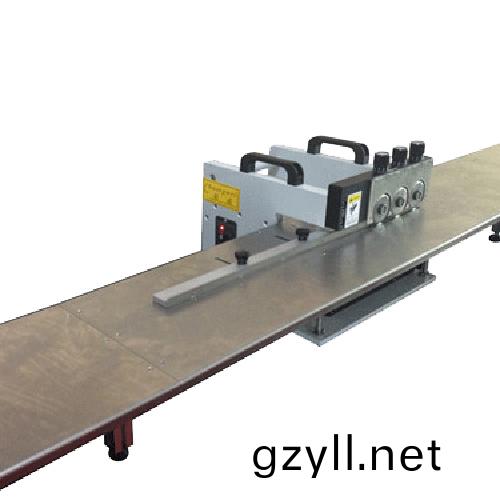 自動貼膜機廠傢創威分析揹光源貼膜機迎來新的機(ji)遇