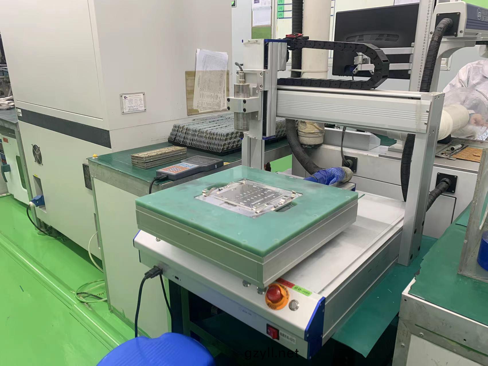 PCB槕麵銑刀分闆機(ji)